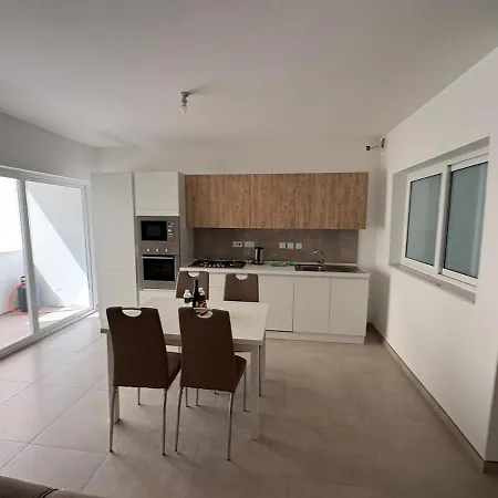 Flat - 4 Min Walk To The Seafront - Fully Ac Gzira