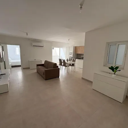 Flat - 4 Min Walk To The Seafront - Fully Ac *