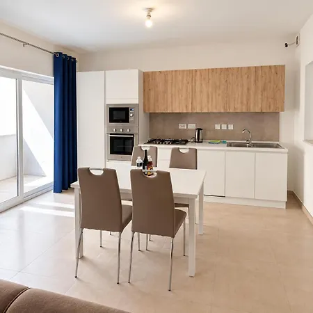 Apartman Flat - 4 Min Walk To The Seafront - Fully Ac Gżira